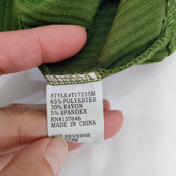 Stem & Vine Green Ruffle Shirt - Perfect for the Holidays - Picture 3 of 3